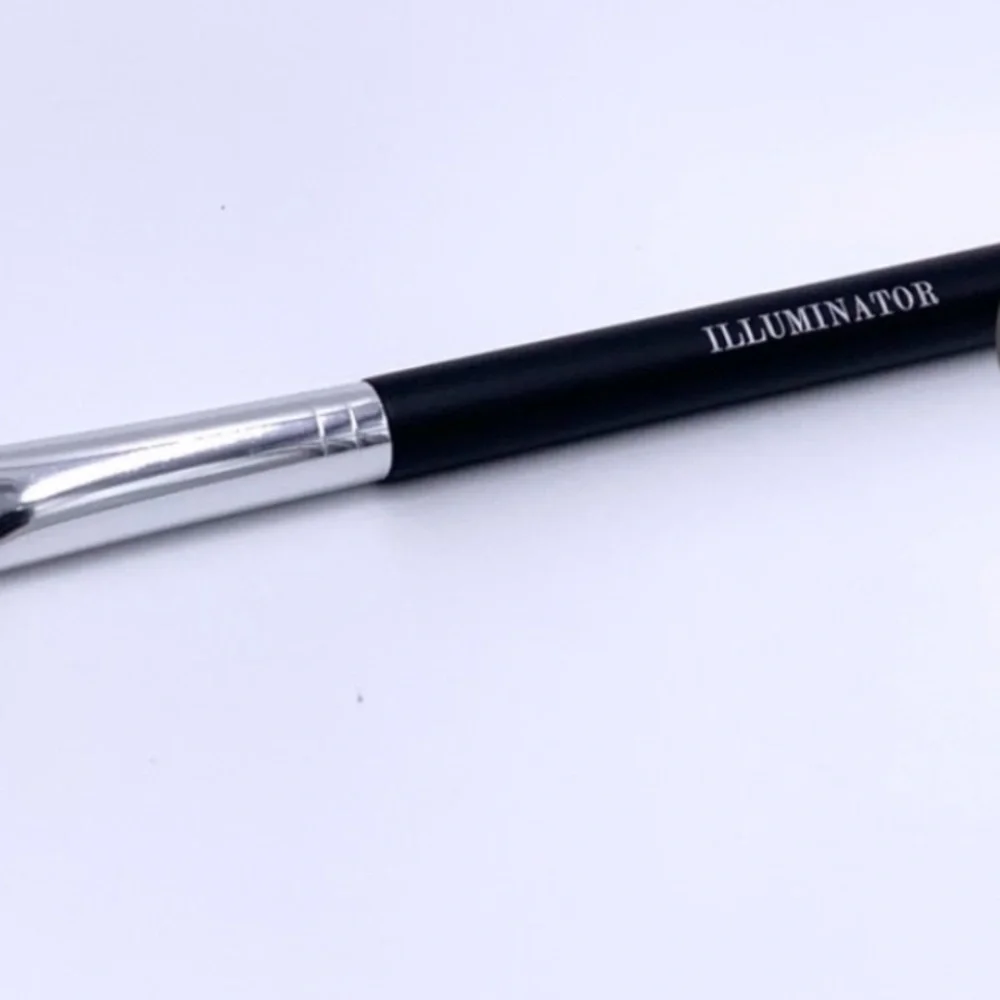 Beau Gachis Illuminator (Highlighting) Brush